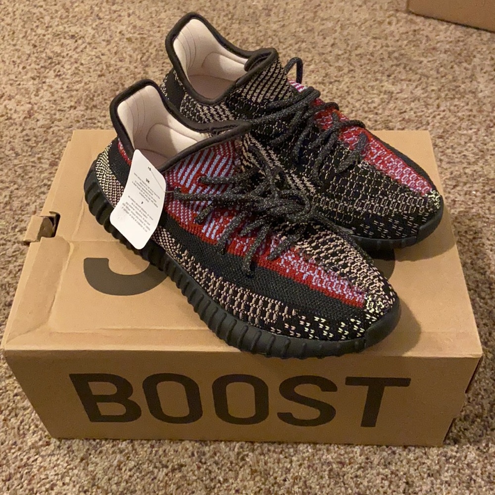 Yeezy v2 yecheil (non reflective)